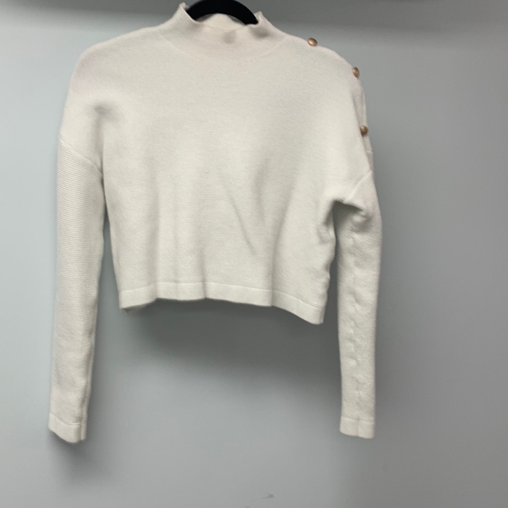 White cropped turtle neck